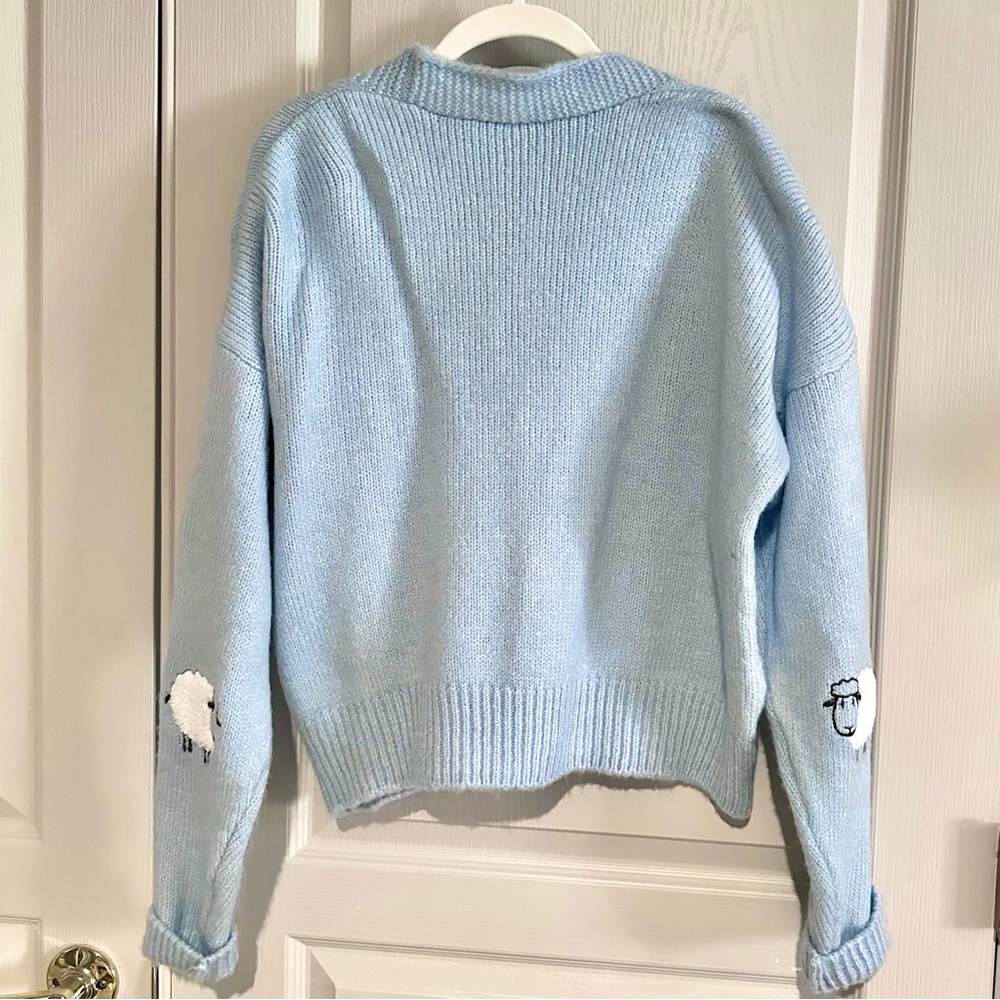 Super cute sheep sweater - Picture 2 of 3